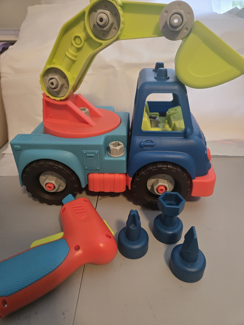 Battat Happy Cruisers - Take-Apart Crane